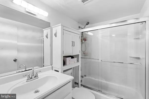 $250,000 | 5851 Quantrell Avenue, Unit 109, Alexandria, VA 22312