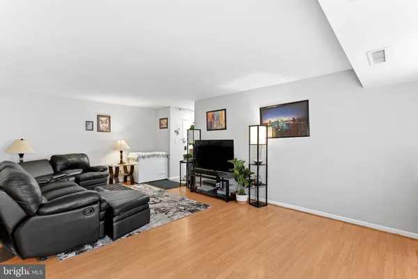 $250,000 | 5851 Quantrell Avenue, Unit 109, Alexandria, VA 22312