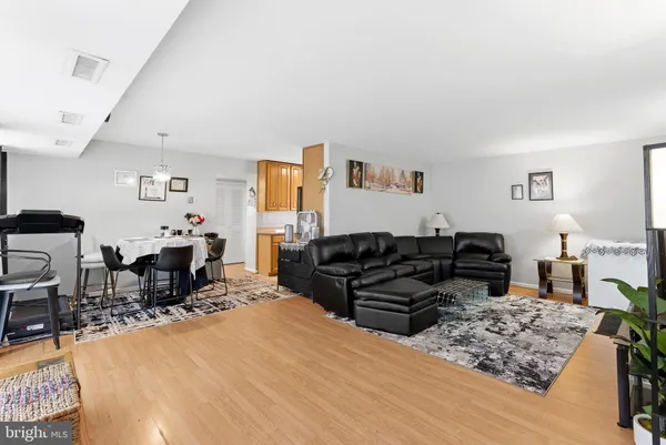 $250,000 | 5851 Quantrell Avenue, Unit 109, Alexandria, VA 22312