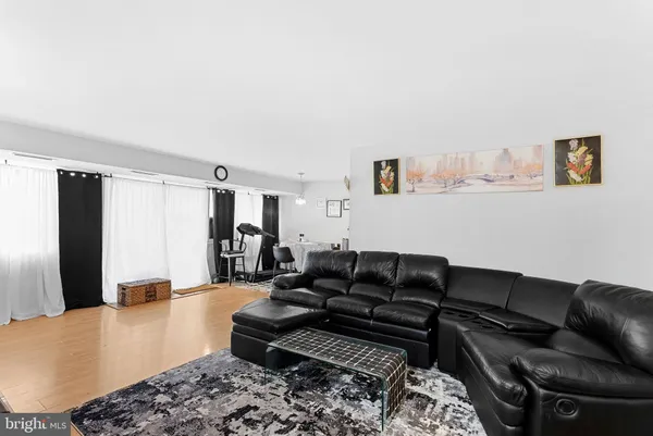 $250,000 | 5851 Quantrell Avenue, Unit 109, Alexandria, VA 22312