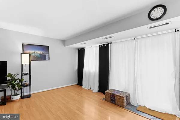 $250,000 | 5851 Quantrell Avenue, Unit 109, Alexandria, VA 22312