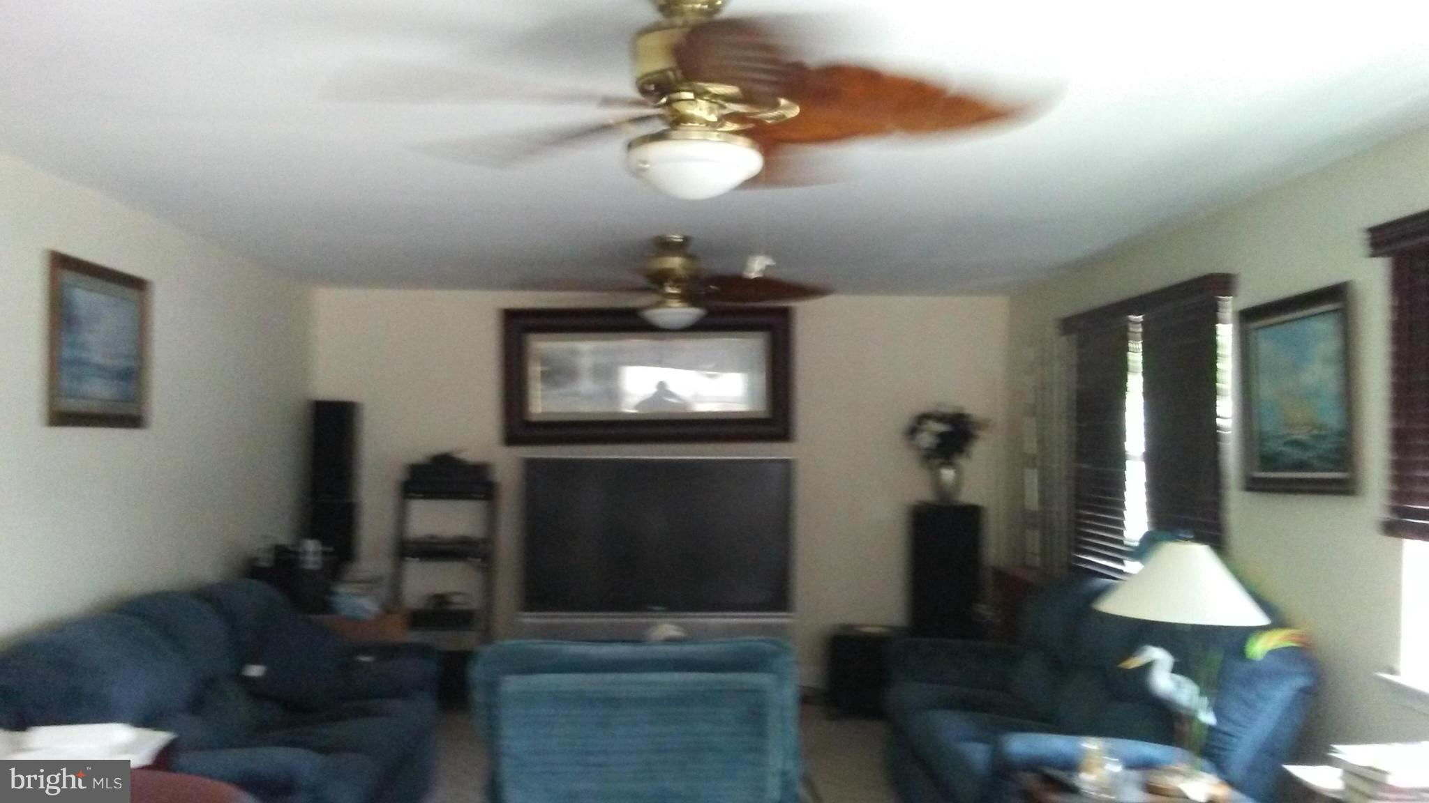 1228 Hillside Road Pasadena, MD 21122 - Photo 4 of 10 Family Room