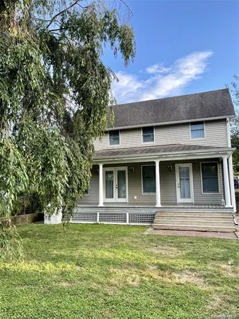 $3,000 | 29 1/2 Woolsey Avenue, Unit CTG, Glen Cove, NY 11542
