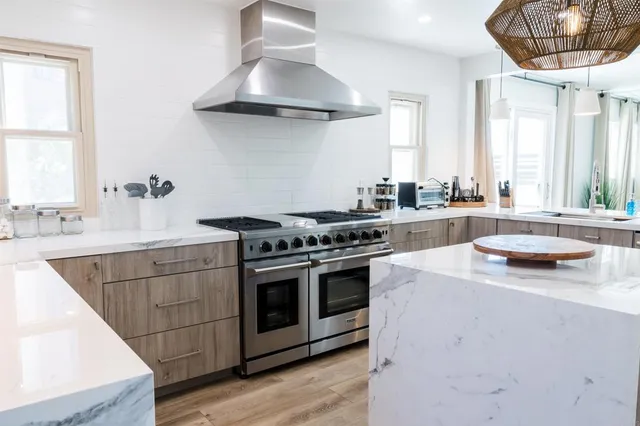 $1,795,000 | 3761 Oleander Drive, San Diego, CA 92106