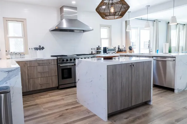 $1,795,000 | 3761 Oleander Drive, San Diego, CA 92106