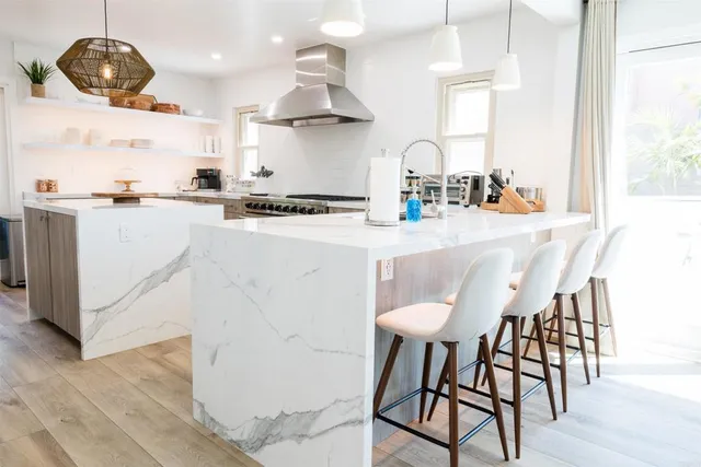 $1,795,000 | 3761 Oleander Drive, San Diego, CA 92106