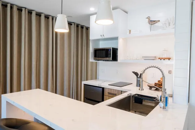 $1,795,000 | 3761 Oleander Drive, San Diego, CA 92106