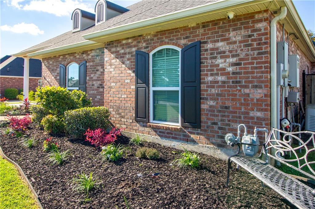 121 Oak Ridge Drive Laplace, LA 70068 - Photo 5 of 32
