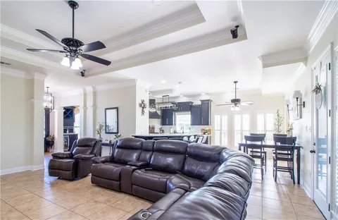 $489,000 | 121 Oak Ridge Drive, Laplace, LA 70068