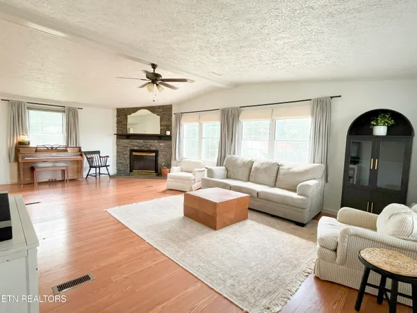 $1,900 | 237 County Road 266, Sweetwater, TN 37874