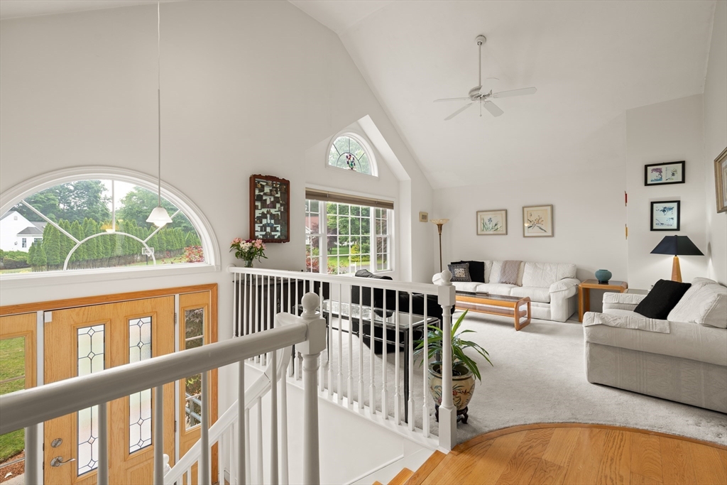 33 Alger Way Stoughton, MA 02072 - Photo 6 of 38
