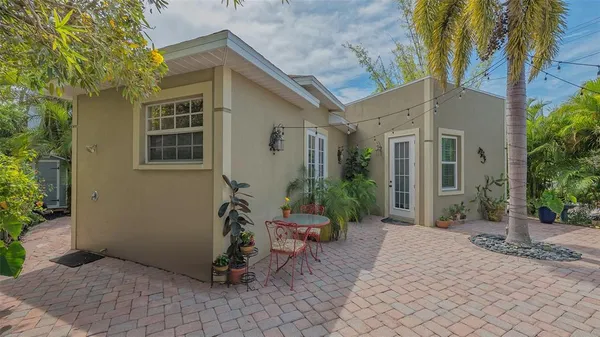 $1,295,000 | 640 North Osprey Avenue, Sarasota, FL 34236