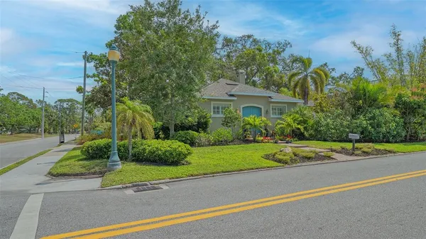 $1,295,000 | 640 North Osprey Avenue, Sarasota, FL 34236