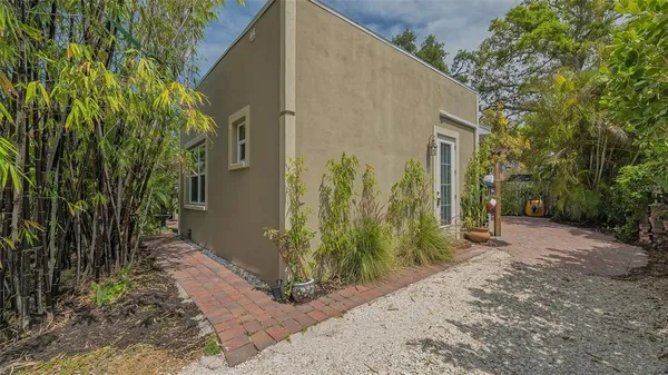 $1,295,000 | 640 North Osprey Avenue, Sarasota, FL 34236