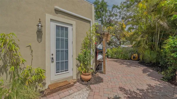 $1,295,000 | 640 North Osprey Avenue, Sarasota, FL 34236