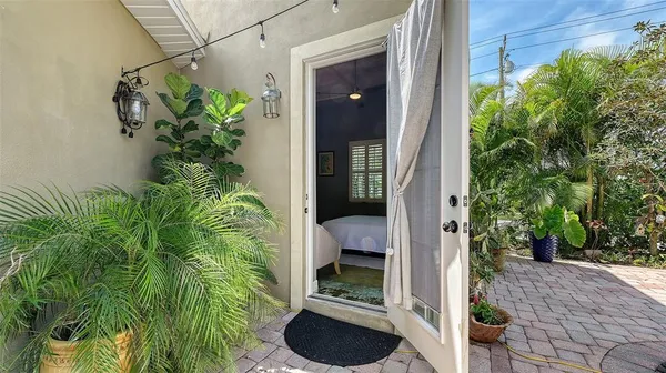 $1,295,000 | 640 North Osprey Avenue, Sarasota, FL 34236