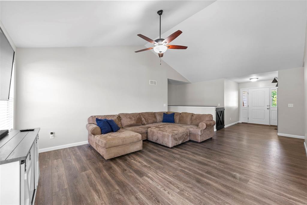 712 Vicksburg Lane Wright City, MO 63390 - Photo 10 of 33