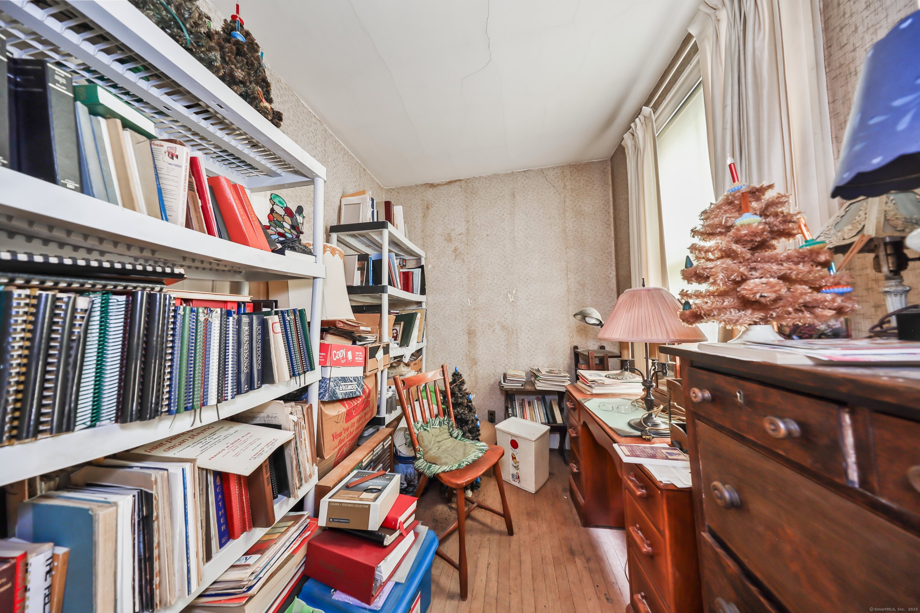 47 Cottage Avenue Ansonia, CT 06401 - Photo 25 of 38 a view of a living room and entryway