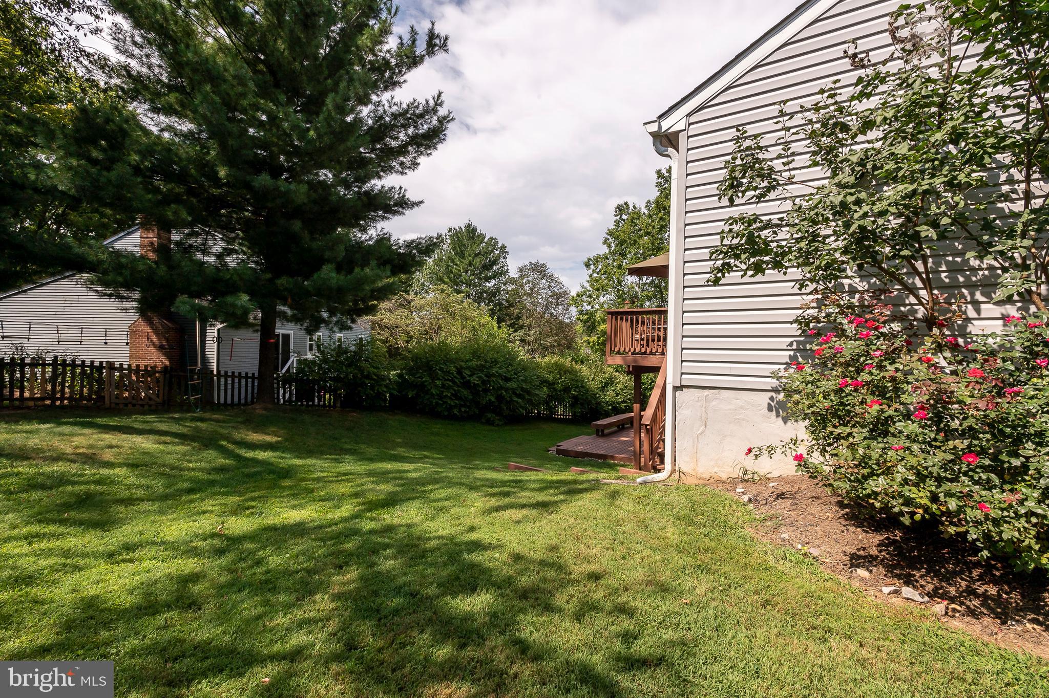 7209 Kindler Road Columbia, MD 21046 - Photo 36 of 42 Nice yard