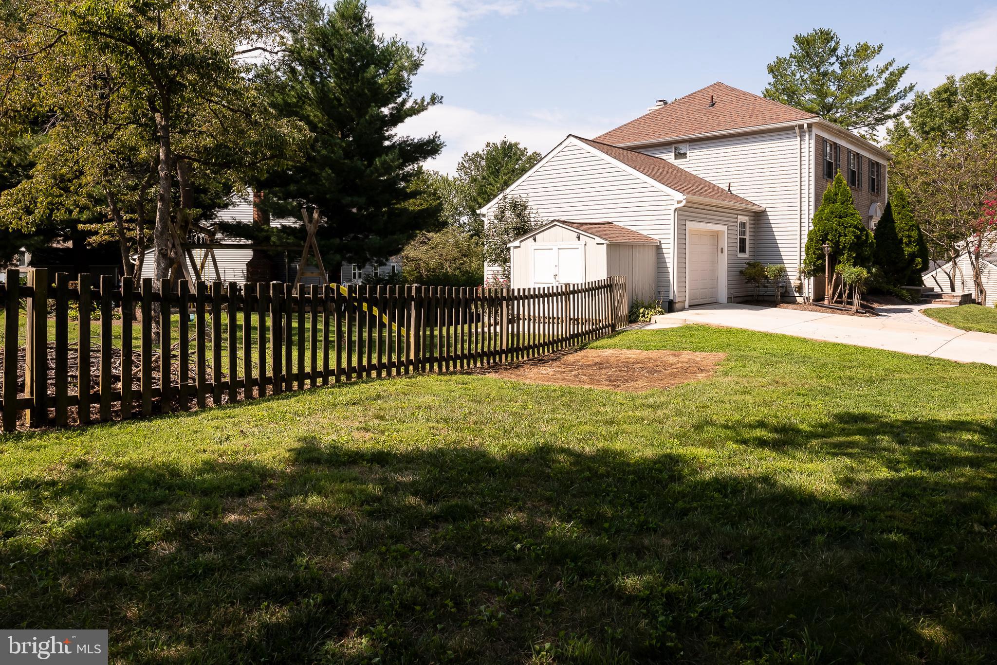 7209 Kindler Road Columbia, MD 21046 - Photo 5 of 42 Fenced yard