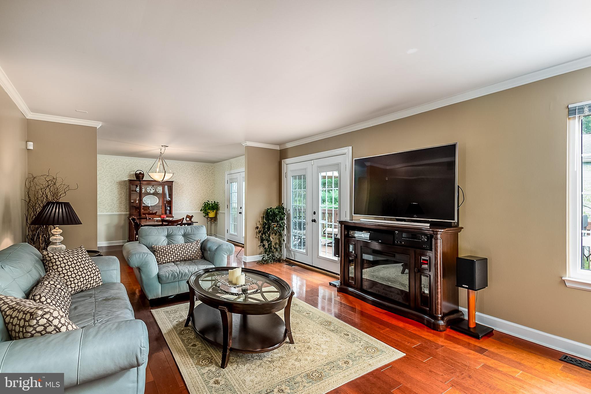 7209 Kindler Road Columbia, MD 21046 - Photo 8 of 42 Gorgeous floors in living and dining rooms