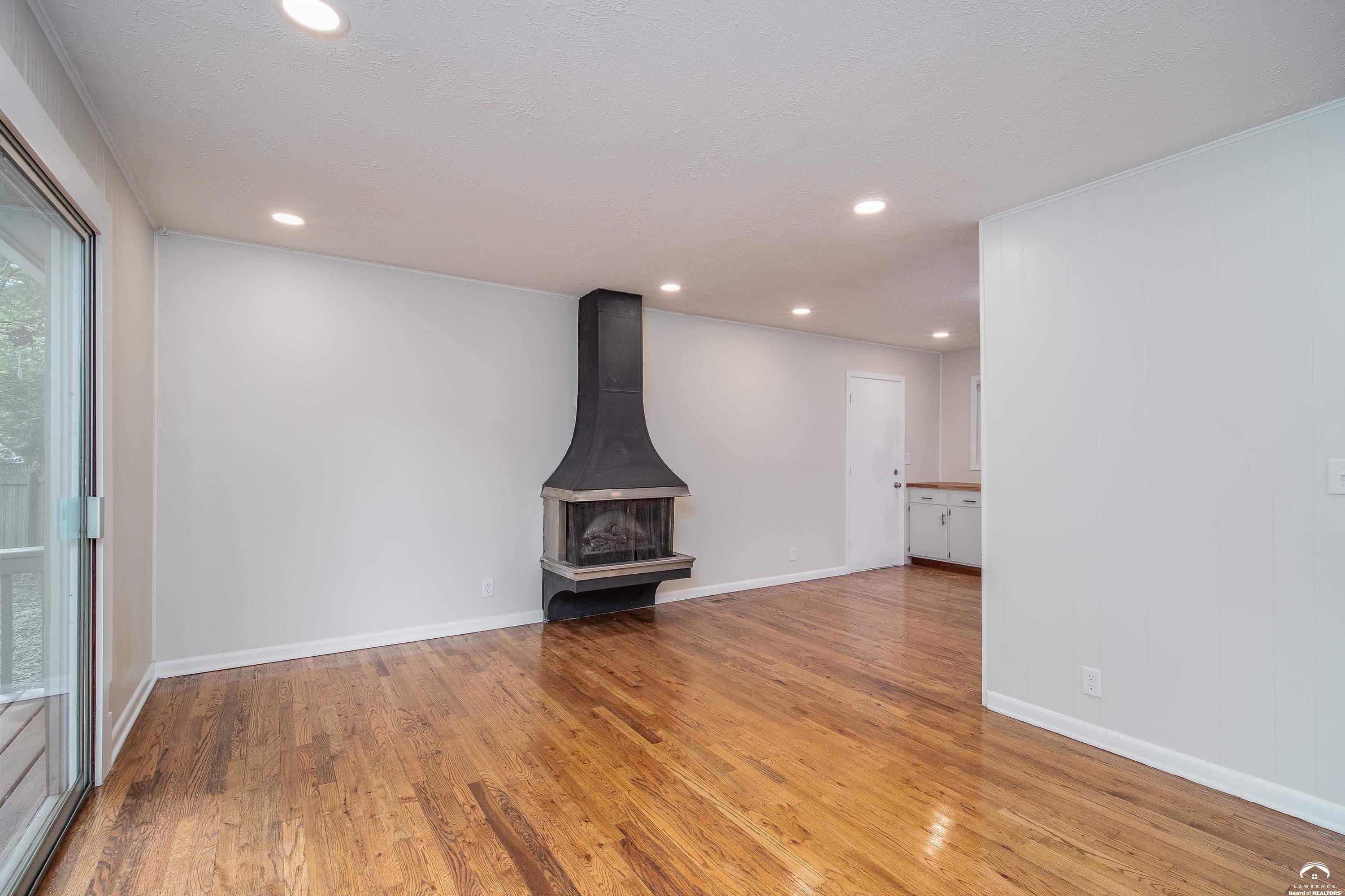 1008 Lawrence Avenue Lawrence, KS 66049 - Photo 11 of 30