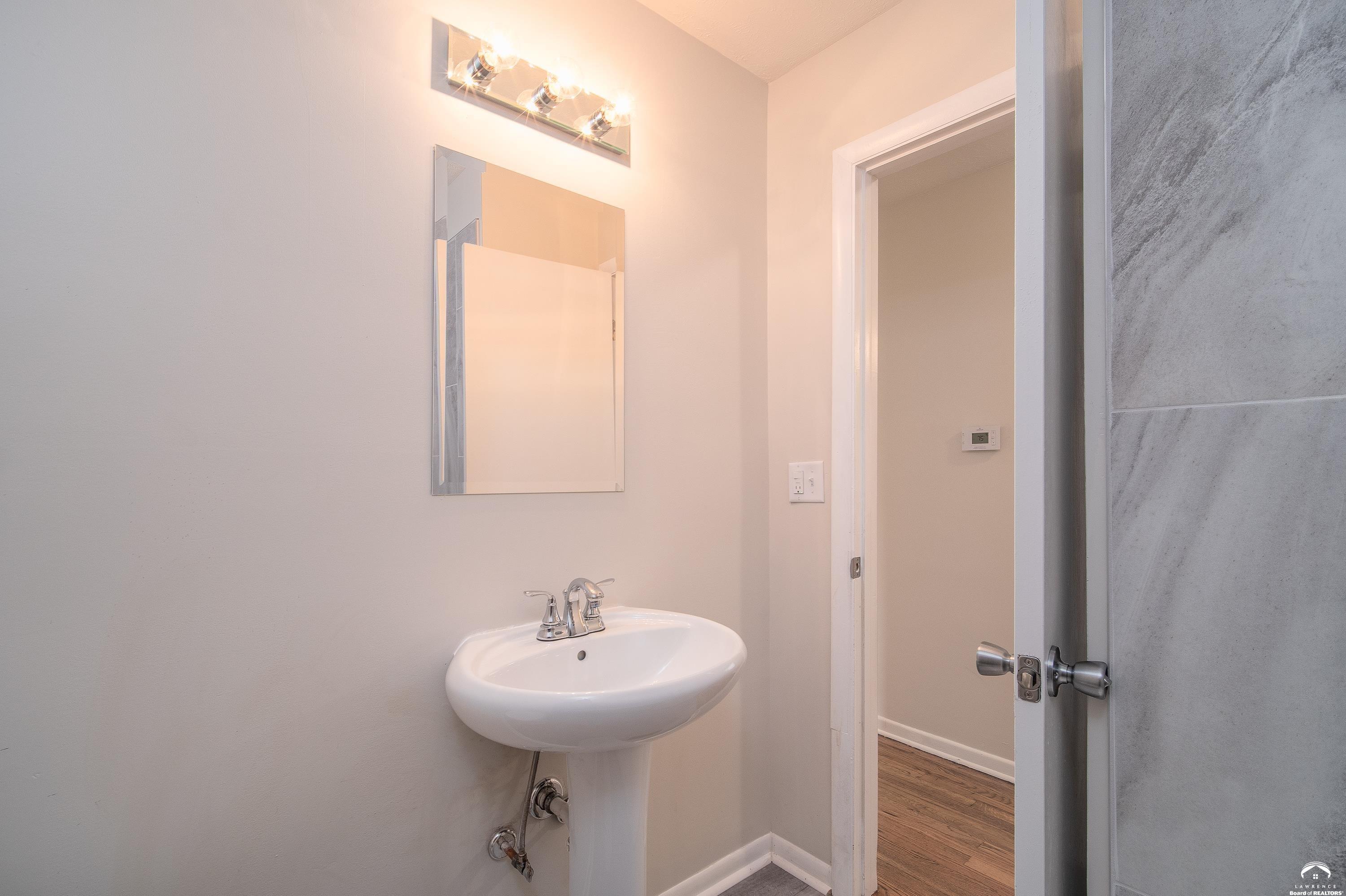 1008 Lawrence Avenue Lawrence, KS 66049 - Photo 19 of 30