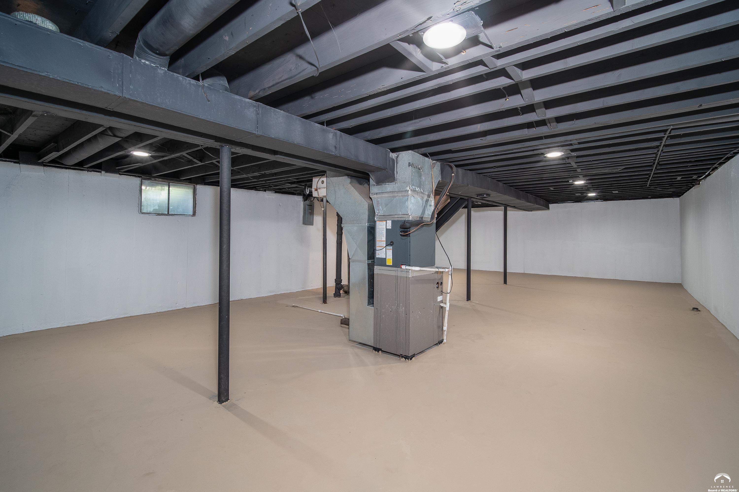 1008 Lawrence Avenue Lawrence, KS 66049 - Photo 23 of 30