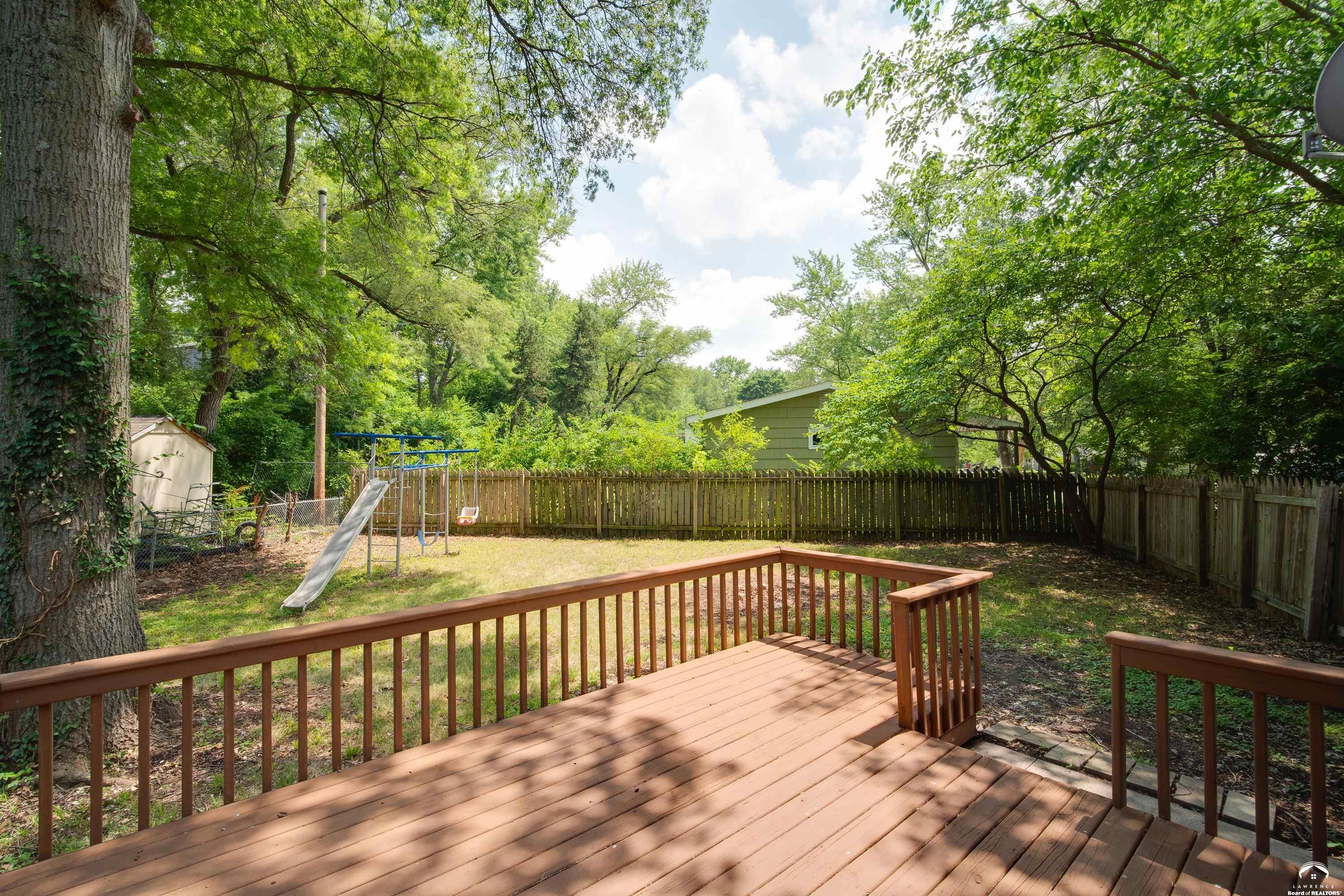 1008 Lawrence Avenue Lawrence, KS 66049 - Photo 27 of 30