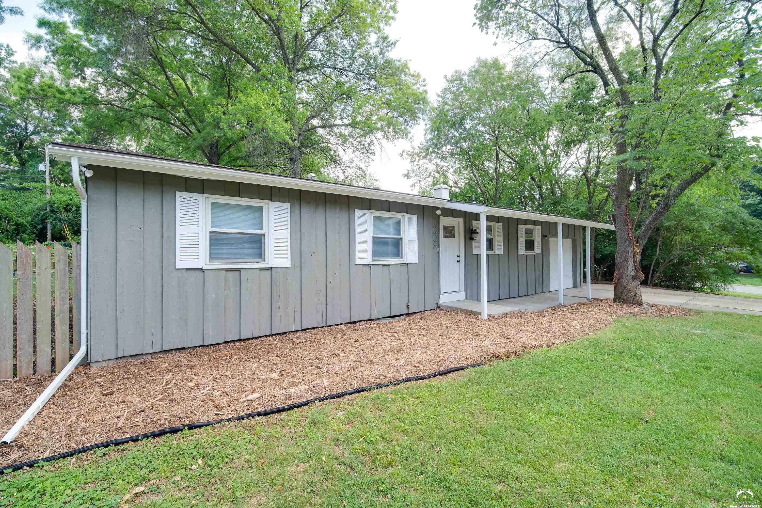 1008 Lawrence Avenue Lawrence, KS 66049 - Photo 3 of 30
