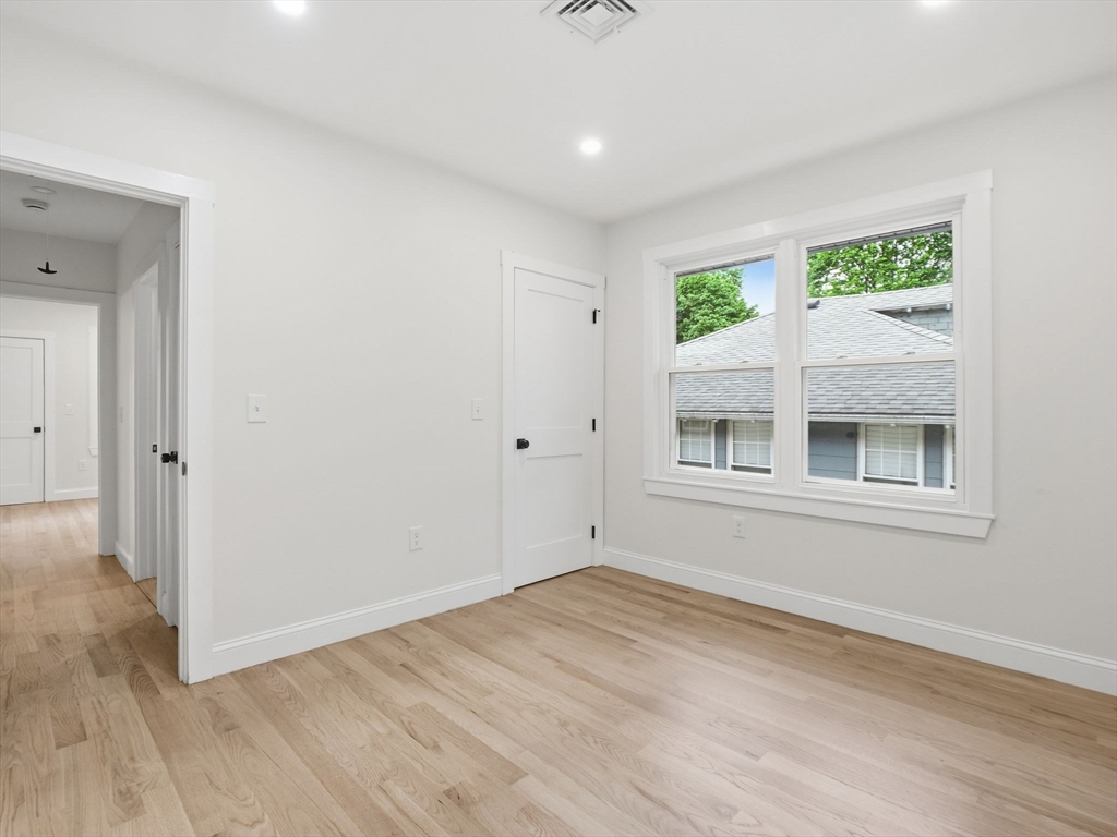 23 Murray Hill Road Medford, MA 02155 - Photo 12 of 22