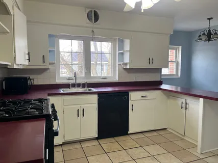 $1,850 | 918 North 5th Avenue, Unit 2, Maywood, IL 60153