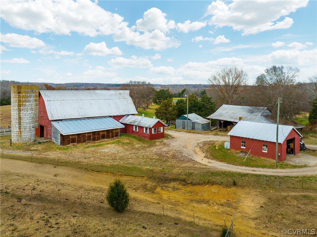 17110 Egglestetton Road Amelia Court House, VA 23002 - Photo 42 of 50 a small pool with lawn chairs