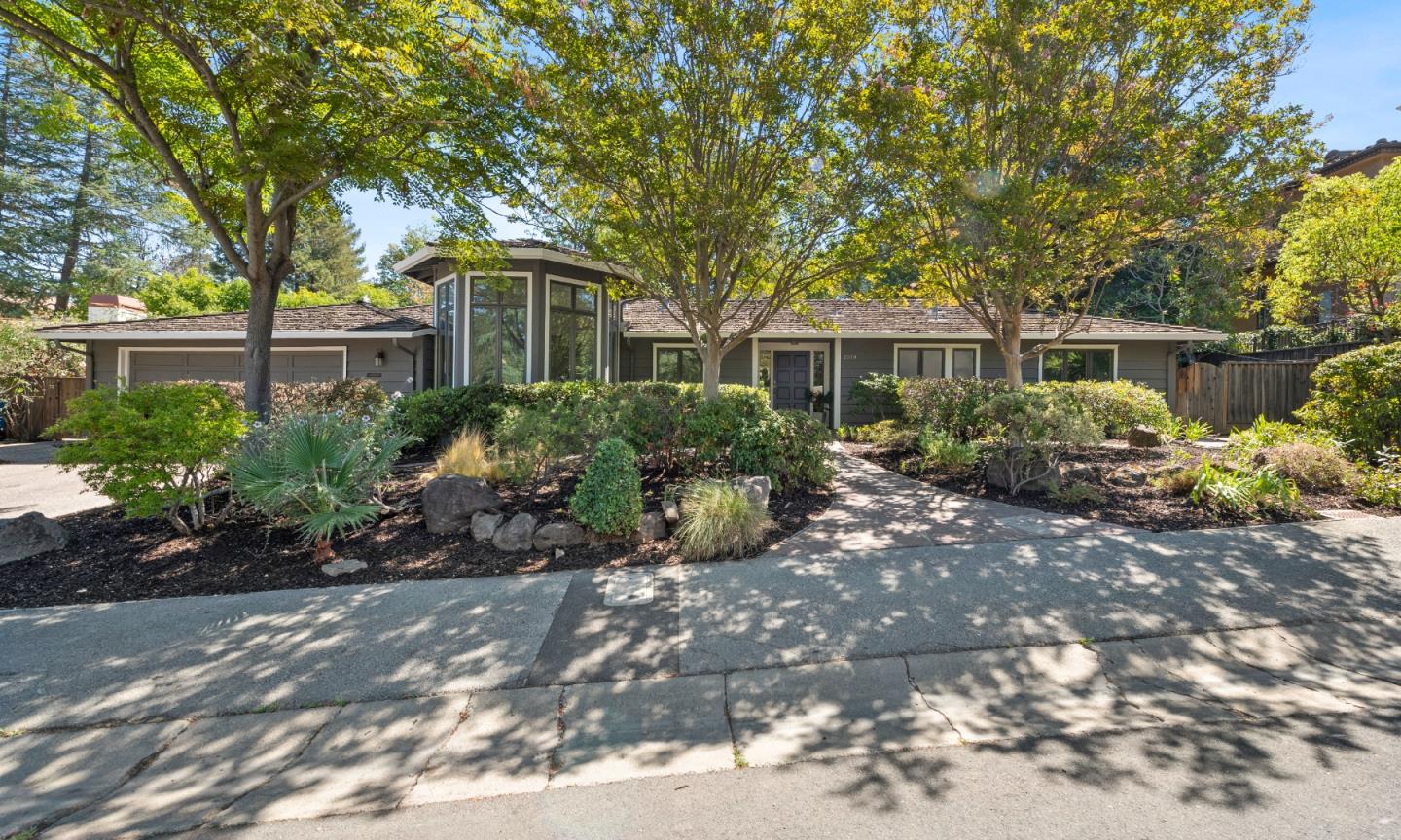 2319 Warner Range Avenue Menlo Park, CA 94025 - Photo 1 of 28