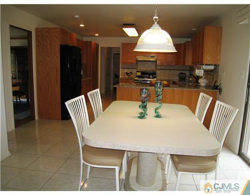 28 Cherokee Road East Brunswick, NJ 08816 - Photo 11 of 24 Gallery Image 11