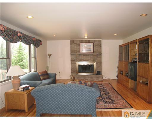 28 Cherokee Road East Brunswick, NJ 08816 - Photo 13 of 24 Gallery Image 13