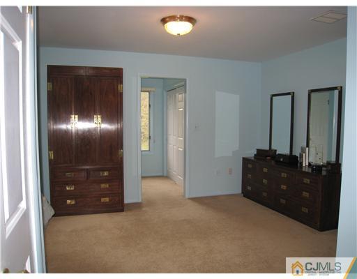 28 Cherokee Road East Brunswick, NJ 08816 - Photo 16 of 24 Gallery Image 16