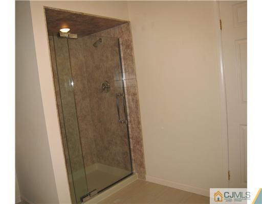 28 Cherokee Road East Brunswick, NJ 08816 - Photo 18 of 24 Gallery Image 18