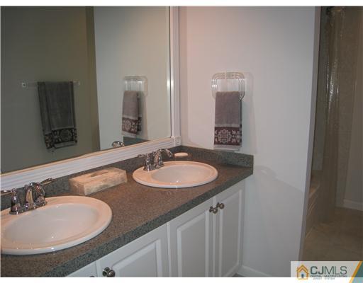 28 Cherokee Road East Brunswick, NJ 08816 - Photo 20 of 24 Gallery Image 20