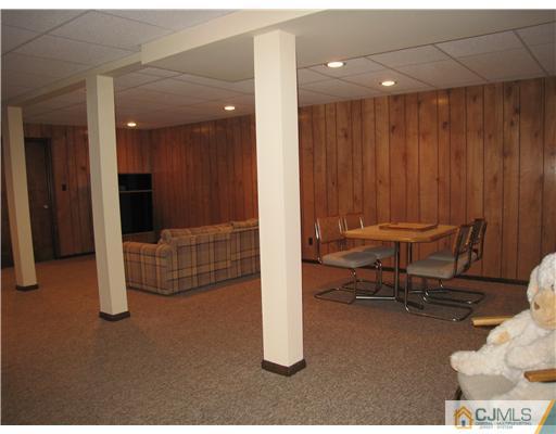 28 Cherokee Road East Brunswick, NJ 08816 - Photo 23 of 24 Gallery Image 23