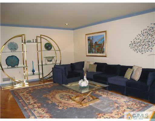 28 Cherokee Road East Brunswick, NJ 08816 - Photo 7 of 24 Gallery Image 7