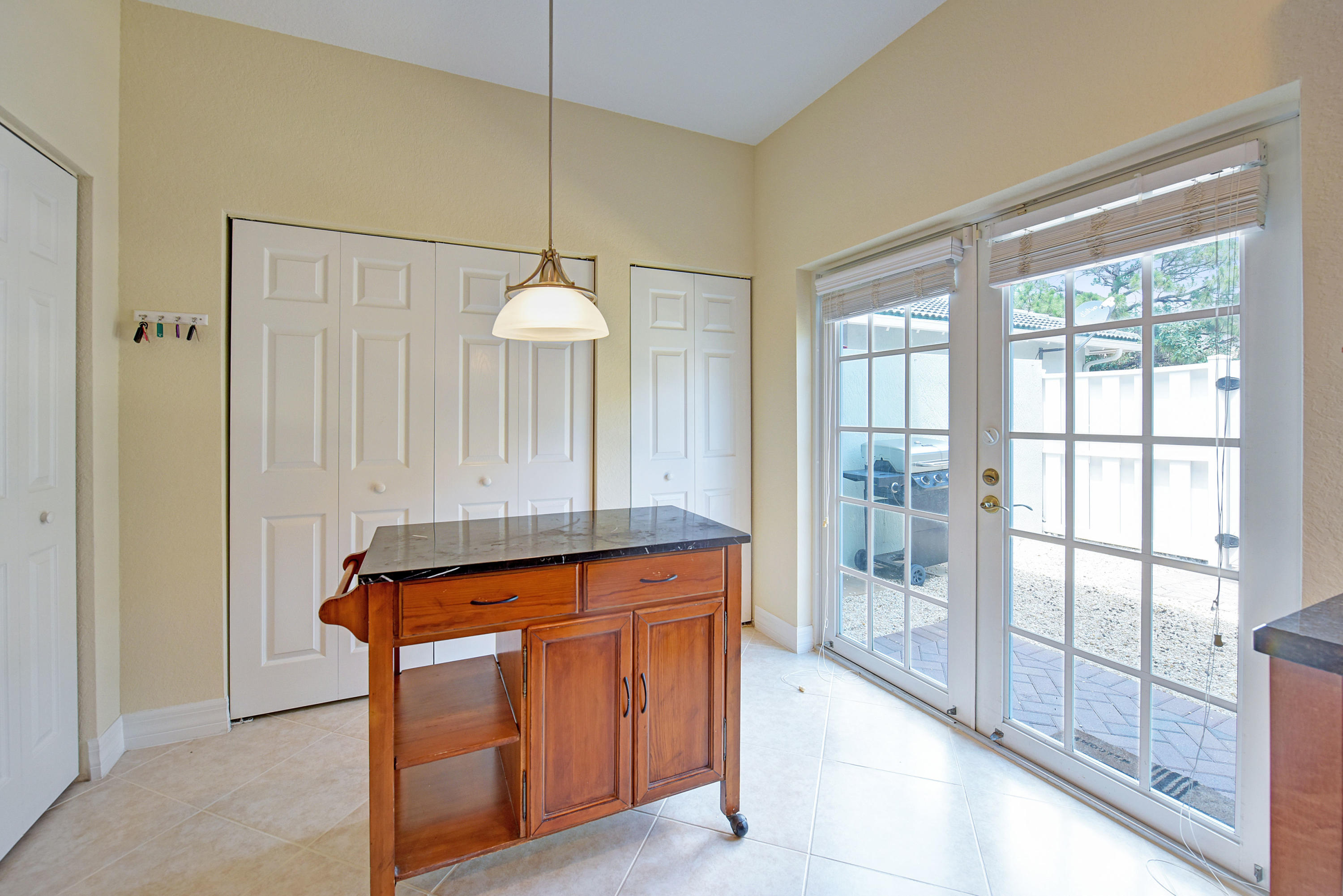 932 Northwest 18th Avenue Boca Raton, FL 33431 - Photo 21 of 35 kitchen