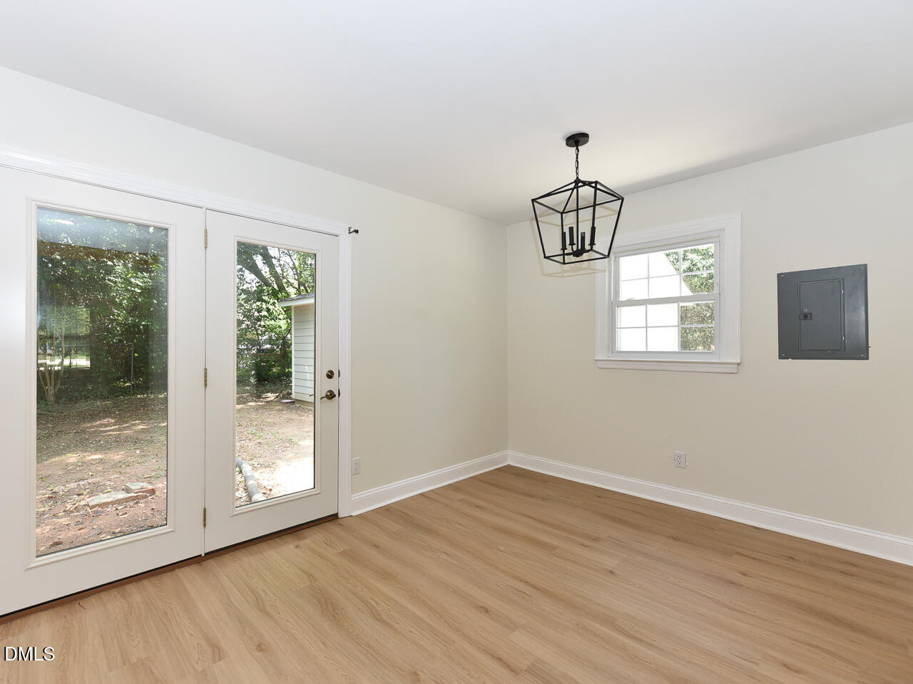 3809 Boddie Drive Raleigh, NC 27609 - Photo 10 of 15 Interior - living dining - ok