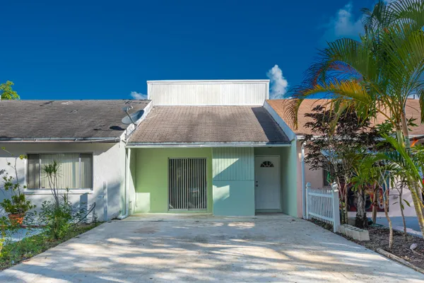 $2,250 | 5847 South 37th Street, Greenacres, FL 33463