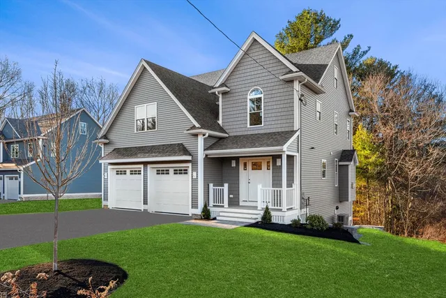 $979,900 | 910 Livingston Street, Tewksbury, MA 01876