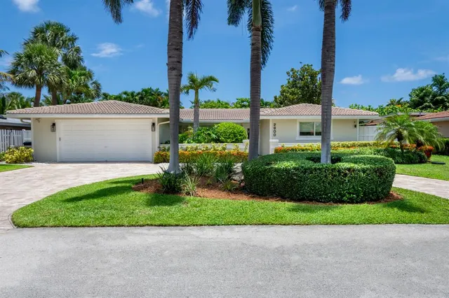 $1,048,000 | 2800 Northeast 21st Avenue, Lighthouse Point, FL 33064