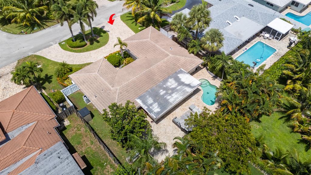 2800 Northeast 21st Avenue Lighthouse Point, FL 33064 - Photo 53 of 58 an aerial view of a house with garden