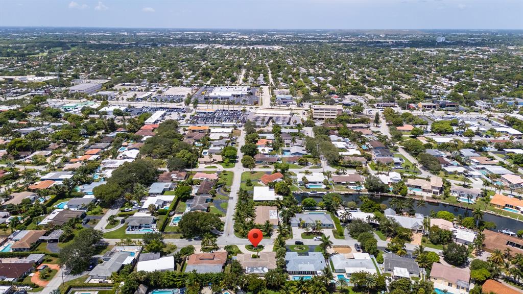 2800 Northeast 21st Avenue Lighthouse Point, FL 33064 - Photo 55 of 58 an aerial view of multiple house