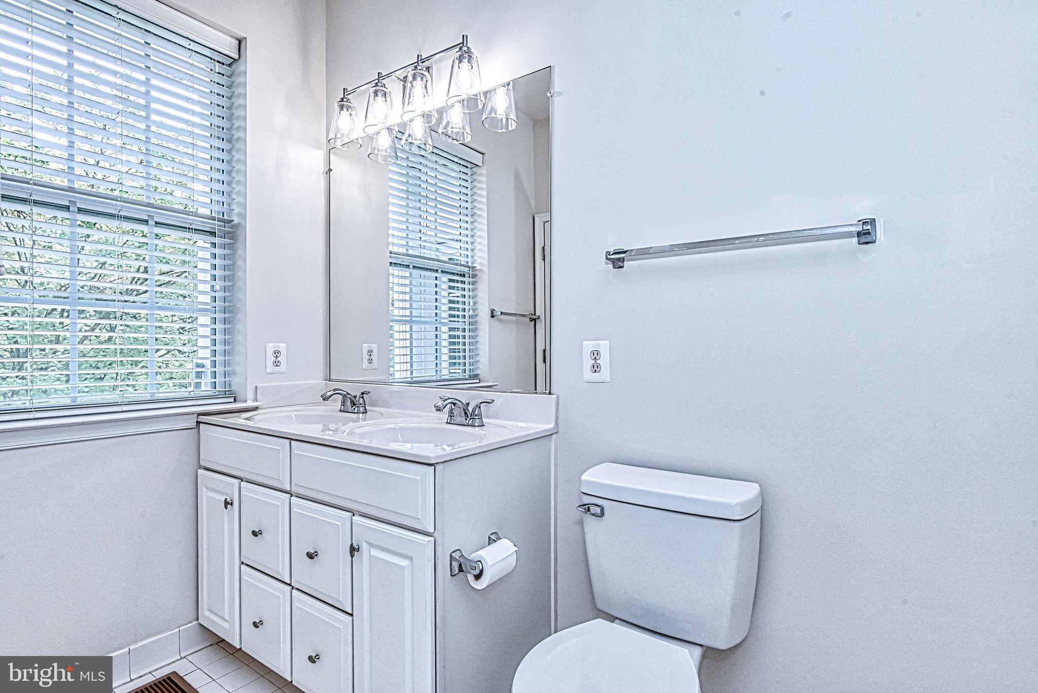 13812 Breezy Ridge Way, Unit 101 Woodbridge, VA 22191 - Photo 30 of 45