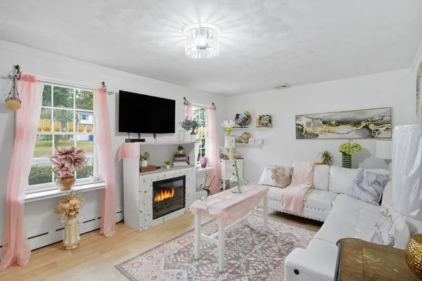 $359,900 | 4188 Main Street, Palmer, MA 01069